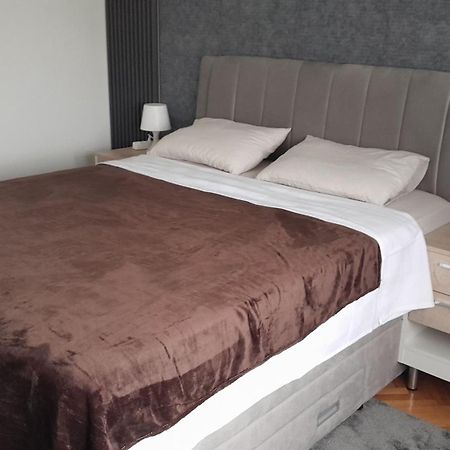 Kuman Apartments Kumanovo Bagian luar foto