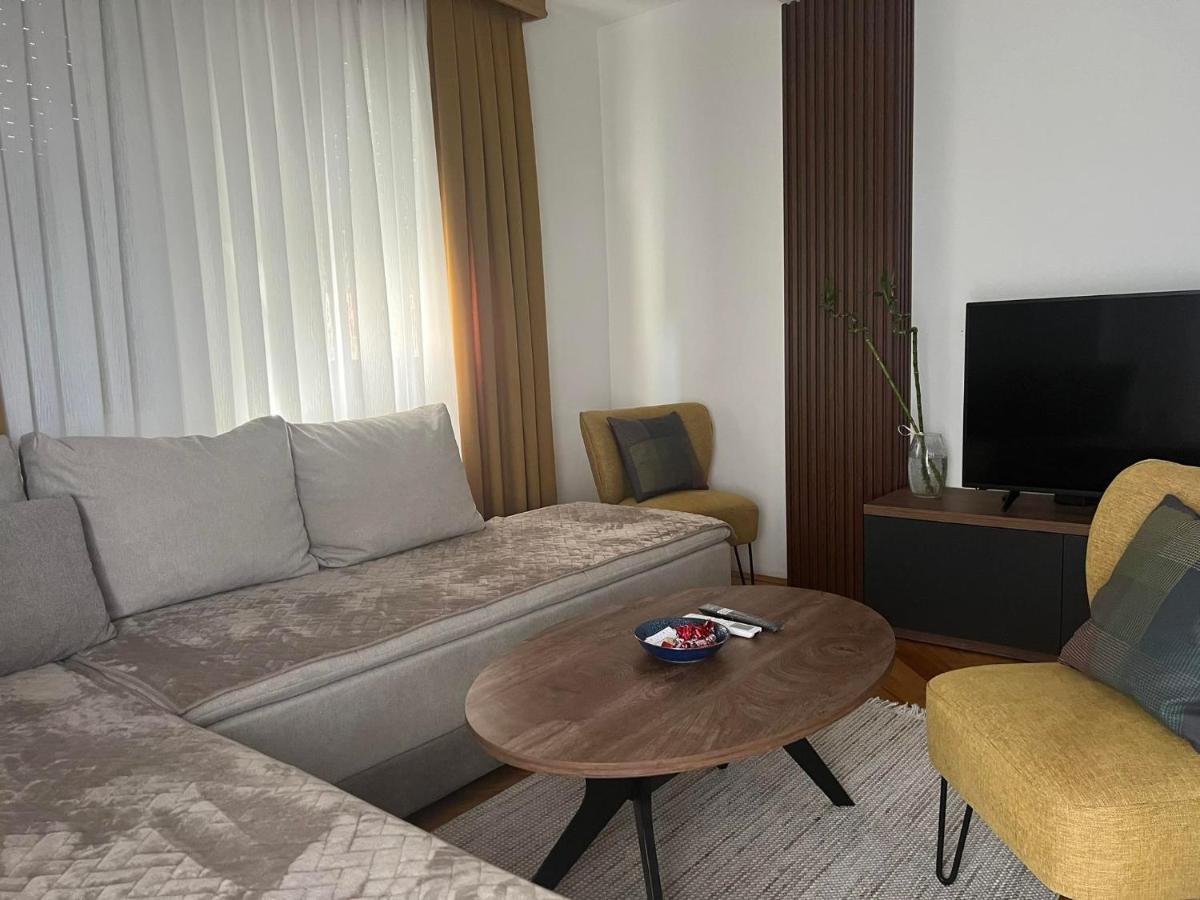Kuman Apartments Kumanovo Bagian luar foto